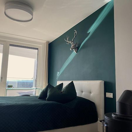Alpen-Panorama Suite - Einzigartige Privatsuite Hoch Ueber Muenchen, 12Tes Og, Alpenblick, Loggia, Whirlpool, 15 Minuten Zum Zentrum, Ruhe Und Erholung In Der Stadt Muenchen Fuer Privat Und Geschaeftlich Reisende Exterior photo