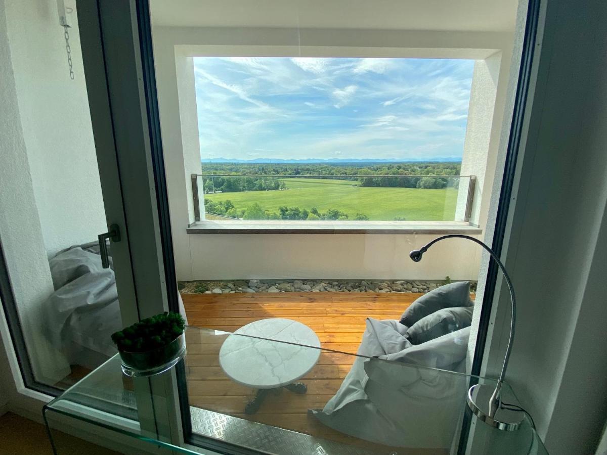 Alpen-Panorama Suite - Einzigartige Privatsuite Hoch Ueber Muenchen, 12Tes Og, Alpenblick, Loggia, Whirlpool, 15 Minuten Zum Zentrum, Ruhe Und Erholung In Der Stadt Muenchen Fuer Privat Und Geschaeftlich Reisende Exterior photo