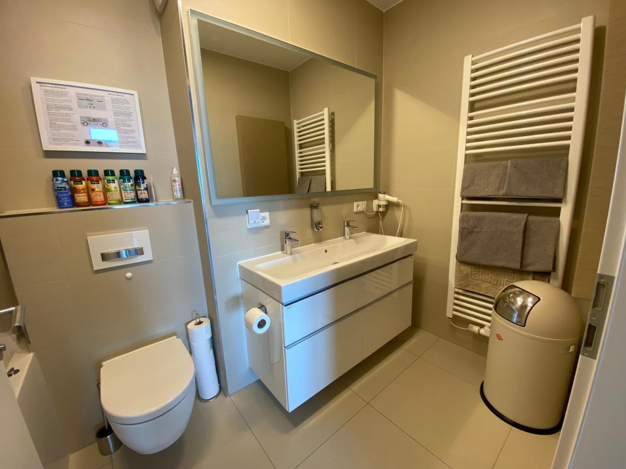Alpen-Panorama Suite - Einzigartige Privatsuite Hoch Ueber Muenchen, 12Tes Og, Alpenblick, Loggia, Whirlpool, 15 Minuten Zum Zentrum, Ruhe Und Erholung In Der Stadt Muenchen Fuer Privat Und Geschaeftlich Reisende Exterior photo