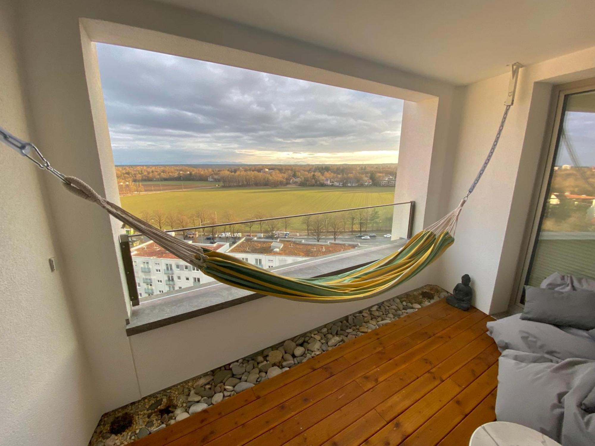 Alpen-Panorama Suite - Einzigartige Privatsuite Hoch Ueber Muenchen, 12Tes Og, Alpenblick, Loggia, Whirlpool, 15 Minuten Zum Zentrum, Ruhe Und Erholung In Der Stadt Muenchen Fuer Privat Und Geschaeftlich Reisende Exterior photo